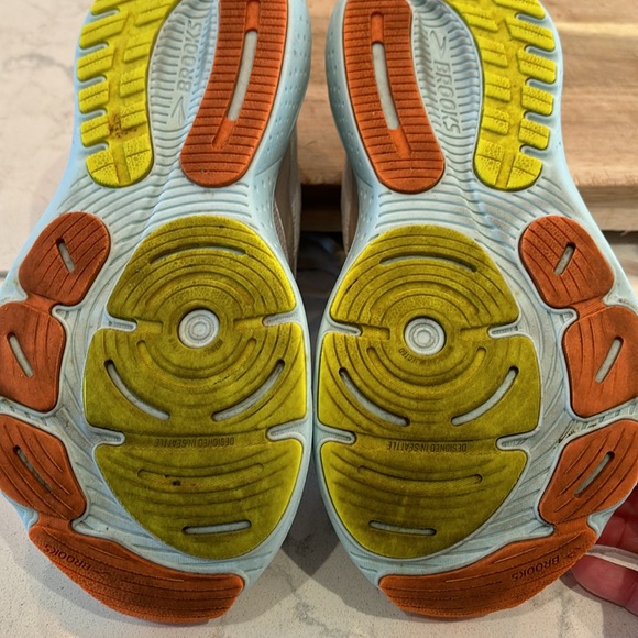 Brooks Women's Sneakers in Cream and Light Blue - Picture 11 of 14